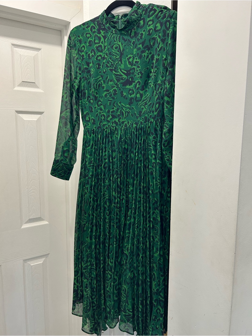 Whistes: Green Animal-Print Pleated Long Sleeve Dress
